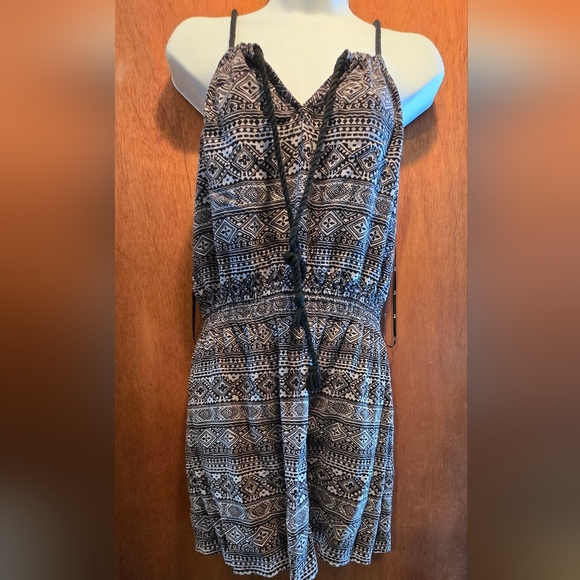 XXI NWOT Black & White Tribal Patterned Dress SzM - Picture 2 of 8